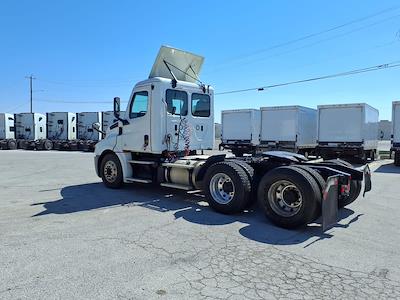Used 2019 Freightliner Cascadia Detroit DD13 Semi Truck for sale #861344 - photo 2