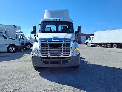 Used 2019 Freightliner Cascadia Detroit DD13 Semi Truck for sale #864087 - photo 2