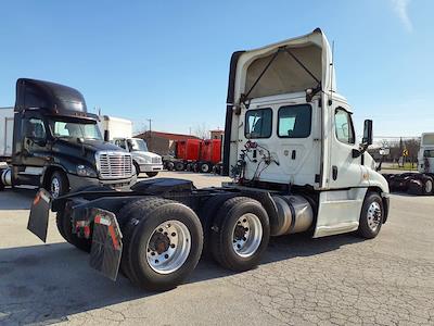Used 2019 Freightliner Cascadia Detroit Diesel DD15 Semi Truck for sale #869413 - photo 2