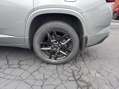 Used 2023 Chevrolet Traverse - photo 1