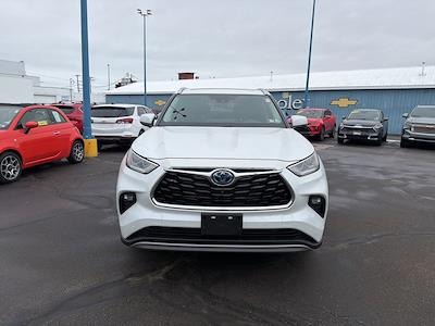 Used 2022 Toyota Highlander - photo 1