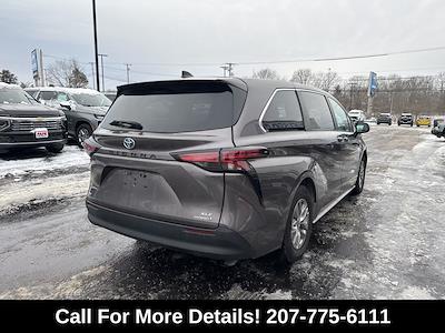 Used 2022 Toyota Sienna XLE Minivan for sale #P4737 - photo 2