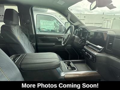 Used 2024 Chevrolet Silverado 2500 - photo 1