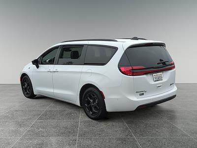Used 2023 Chrysler Pacifica Limited Minivan for sale #A507982A - photo 2