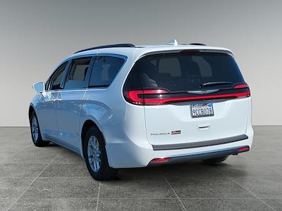 Used 2022 Chrysler Pacifica Touring L FWD Minivan for sale #A525580R - photo 2