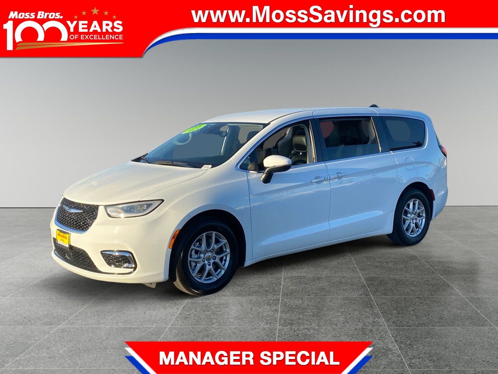 Used 2023 Chrysler Pacifica - photo 1