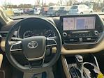 Used 2022 Toyota Highlander Platinum for sale #2F2767A - photo 10