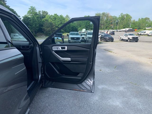 Used 2023 Ford Explorer - photo 8