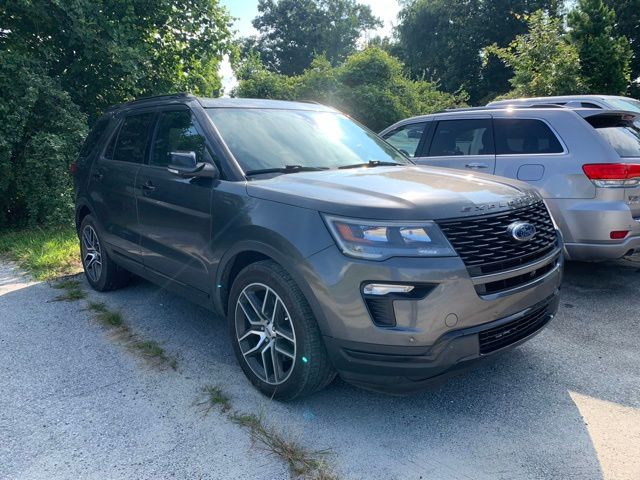 Used 2018 Ford Explorer - photo 2