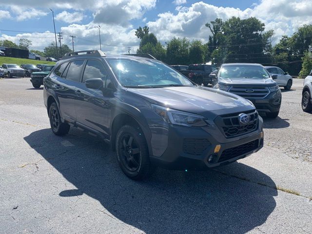 Used 2025 Subaru Outback - photo 2