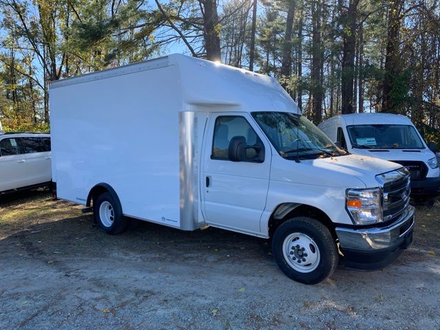 New 2026 Ford E-350 - photo 6