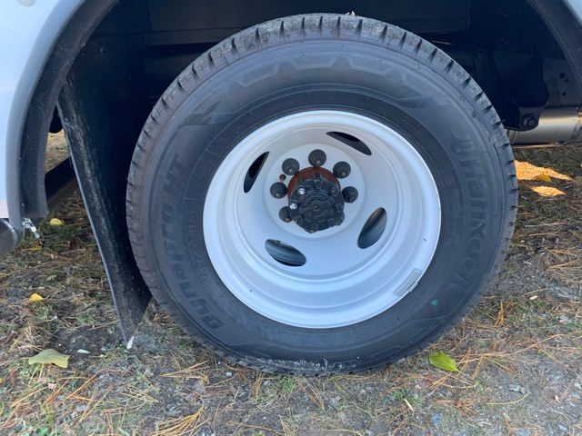 New 2026 Ford E-350 - photo 31