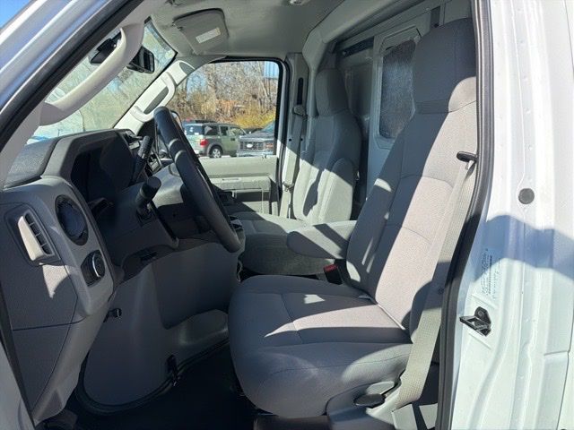 New 2026 Ford E-350 - photo 9