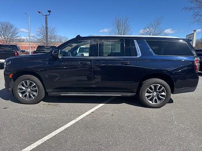 Used 2022 Chevrolet Suburban - photo 1