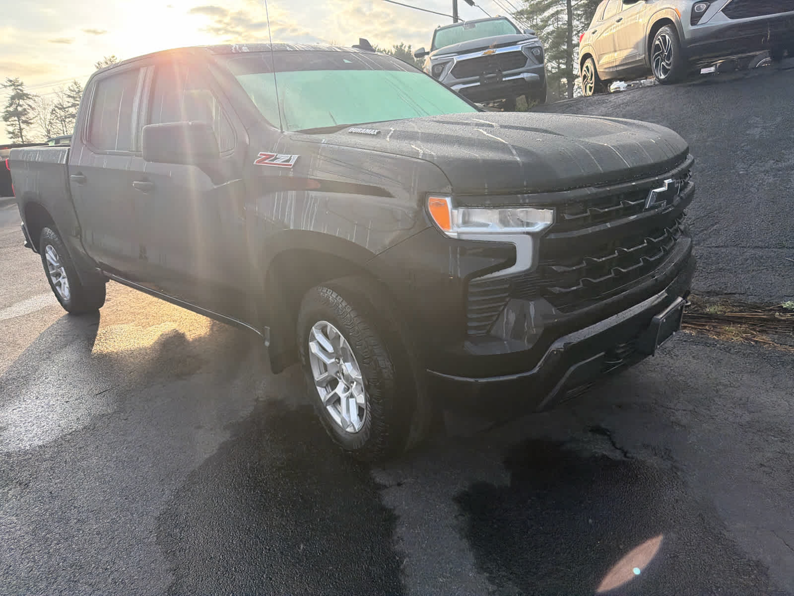 Used 2023 Chevrolet Silverado 1500 - photo 2