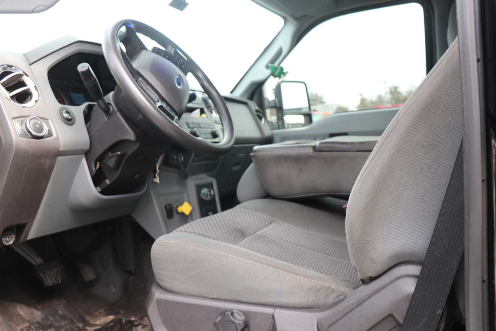 Used 2022 Ford F-650 - photo 9