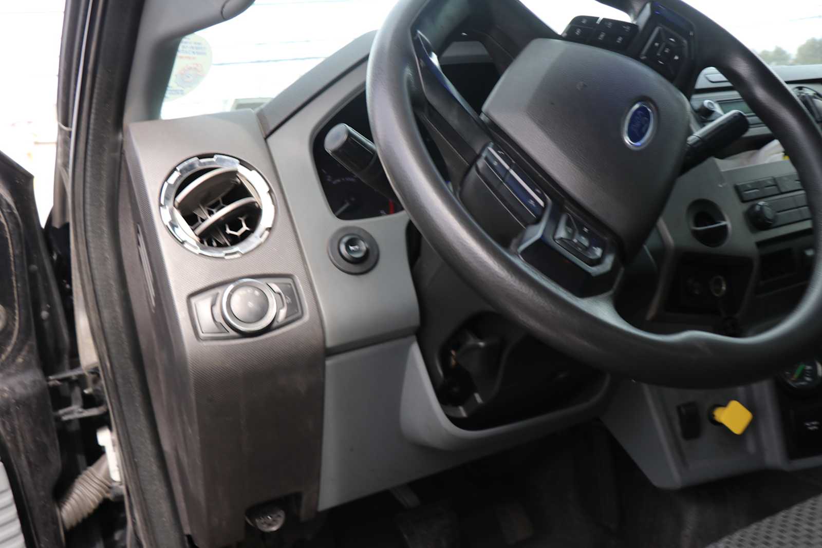 Used 2022 Ford F-650 - photo 10