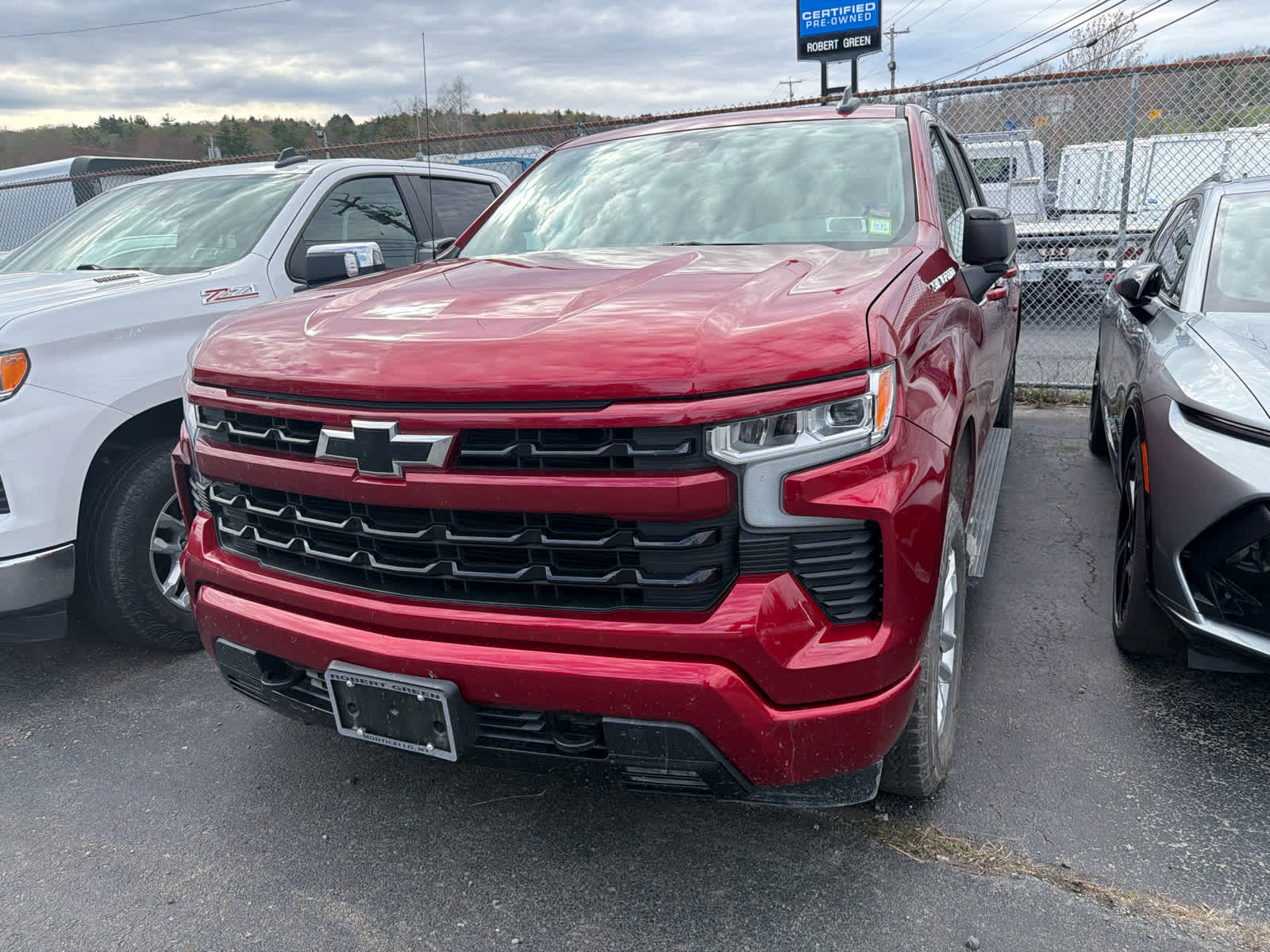 Used 2024 Chevrolet Silverado 1500 - photo 2