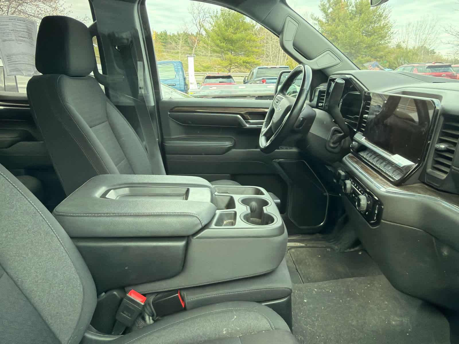 Used 2024 Chevrolet Silverado 1500 - photo 7