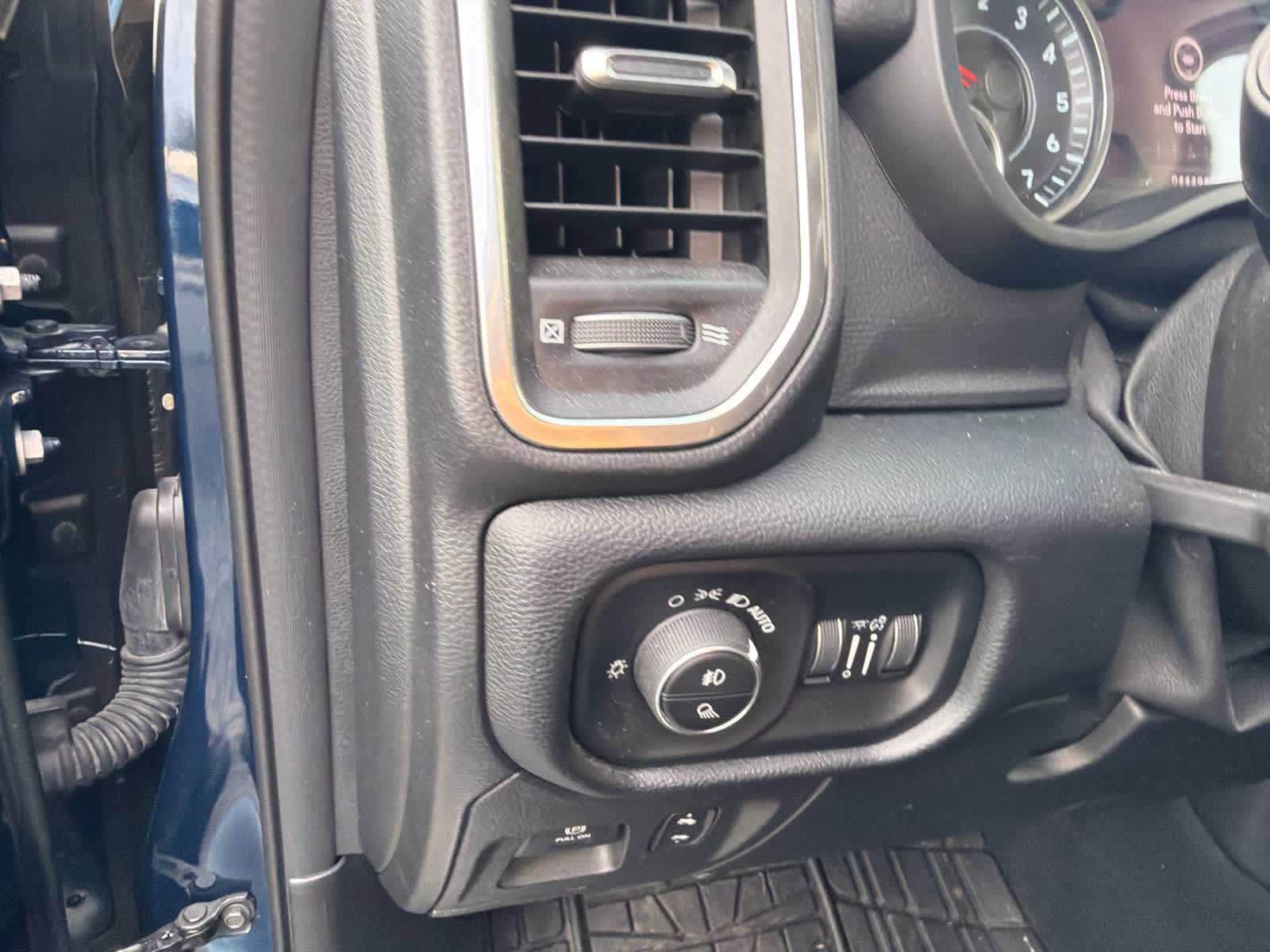 Used 2021 Ram 1500 - photo 14
