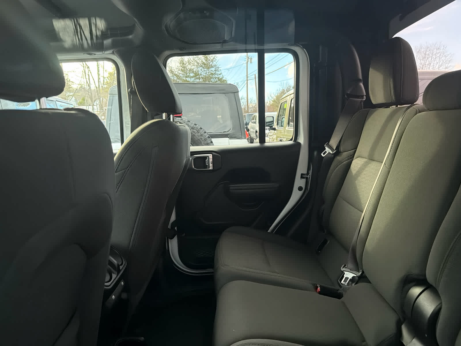Used 2020 Jeep Gladiator - photo 8