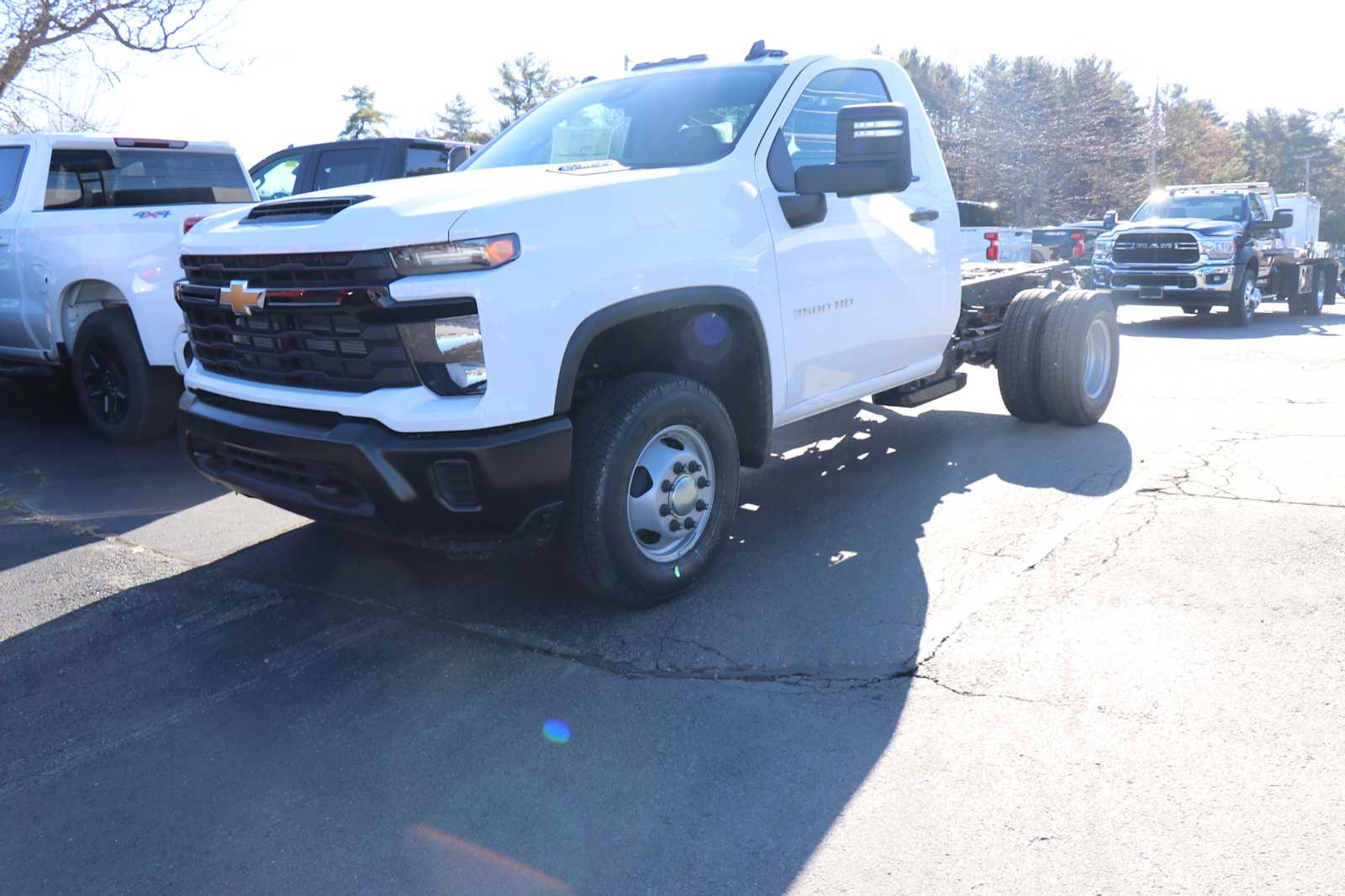 New 2026 Chevrolet Silverado 3500 - photo 2