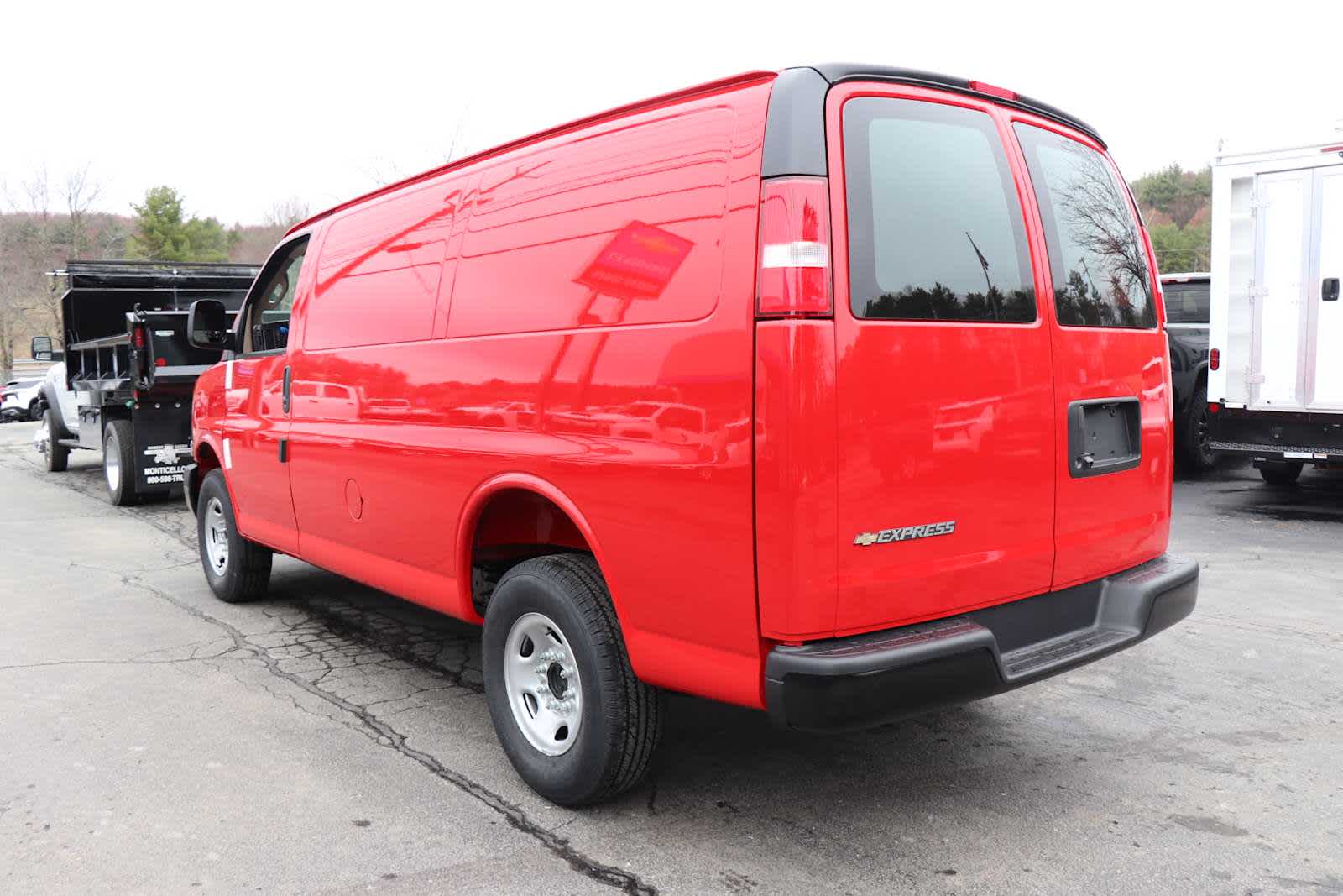 New 2026 Chevrolet Express 2500 - photo 5