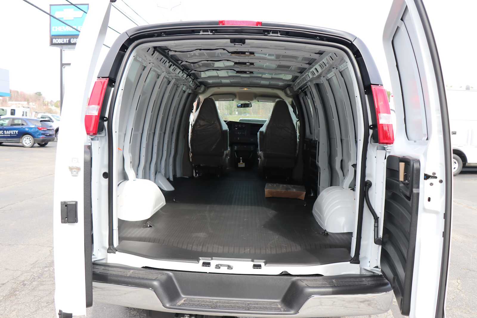 New 2026 Chevrolet Express 2500 - photo 2