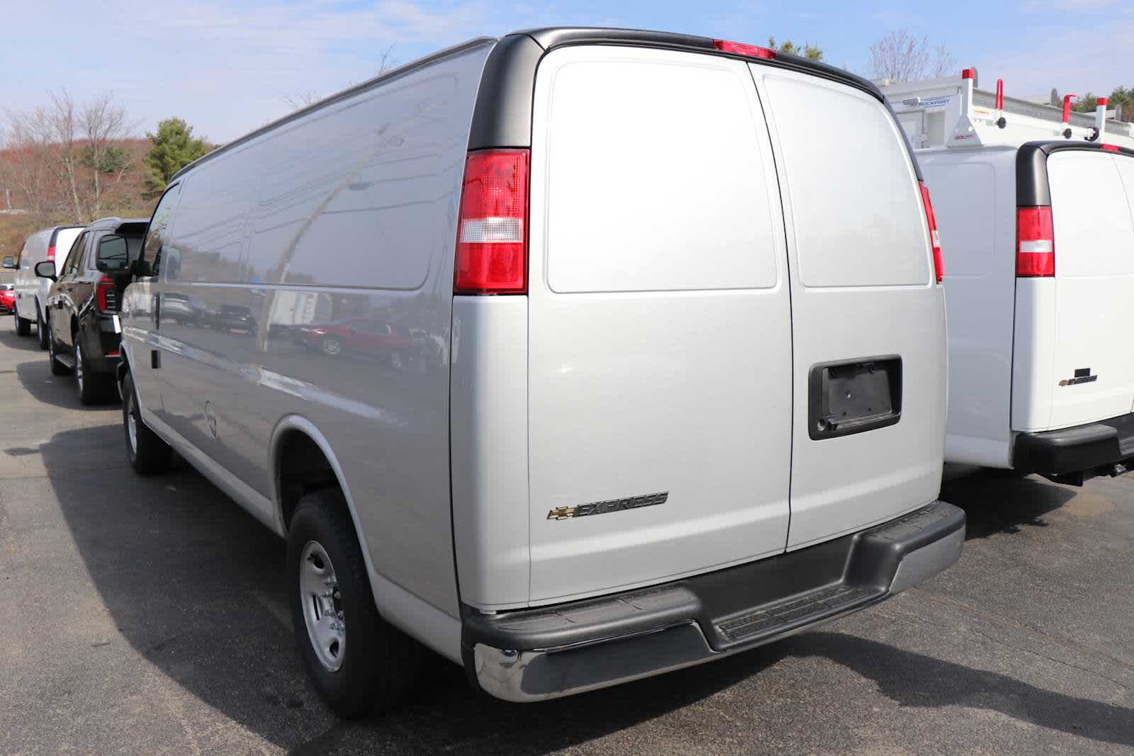 New 2026 Chevrolet Express 2500 - photo 5