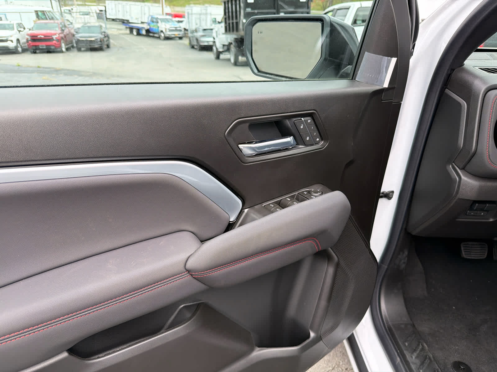 New 2026 Chevrolet Colorado - photo 8