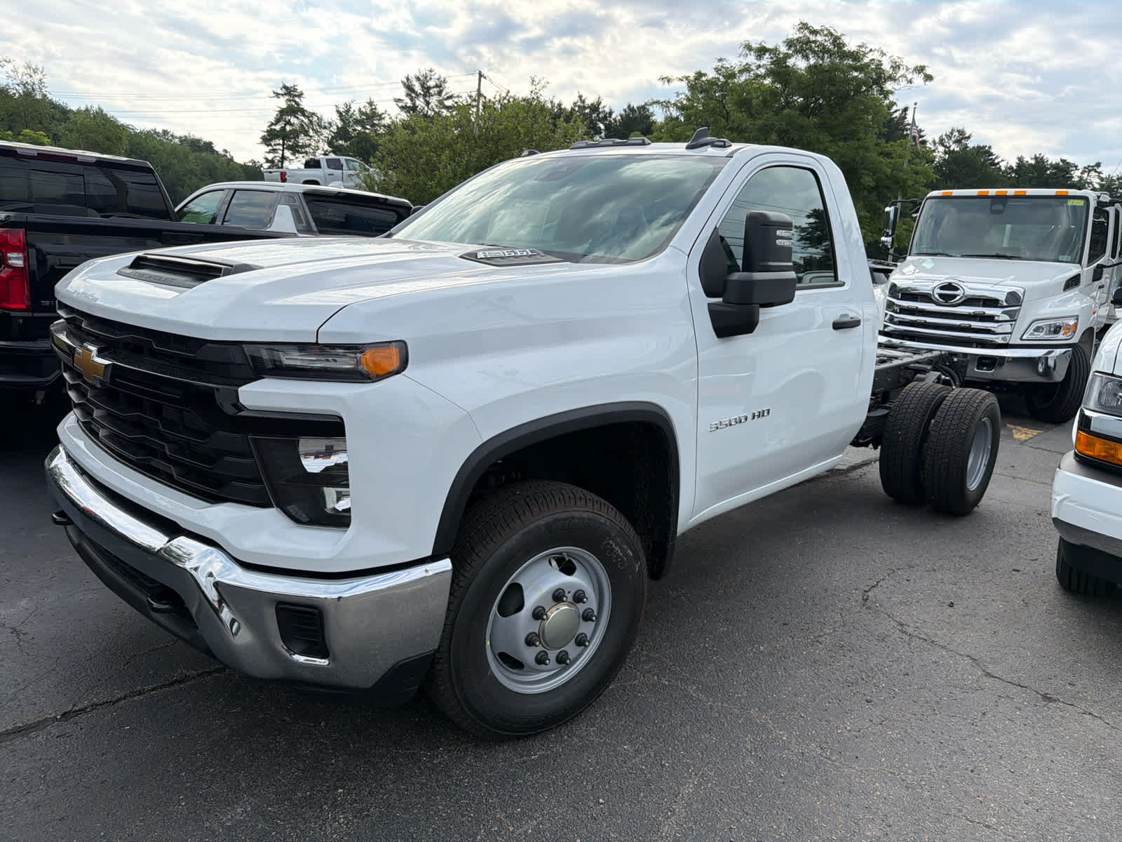 New 2026 Chevrolet Silverado 3500 - photo 1