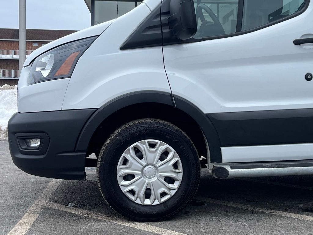 Used 2023 Ford Transit 250 - photo 5