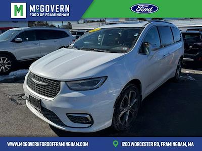 Used 2021 Chrysler Pacifica - photo 1
