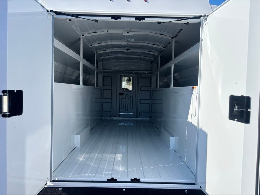 New 2026 Ford E-350 - photo 6