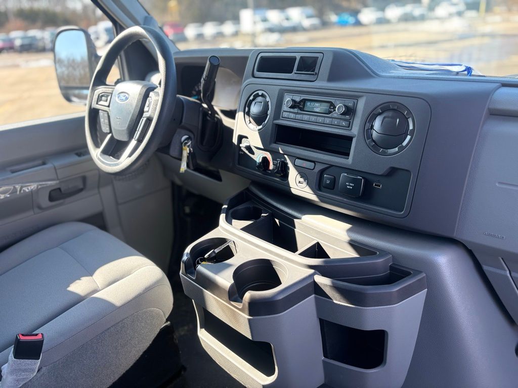 New 2026 Ford E-350 - photo 10