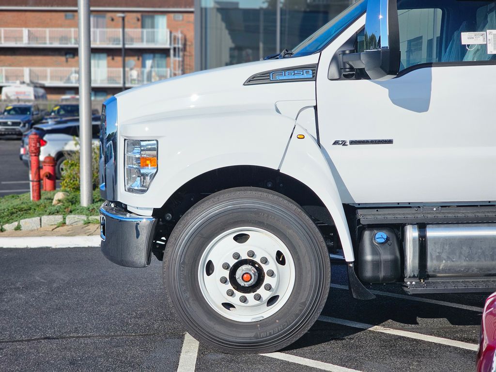 New 2027 Ford F-650 - photo 2