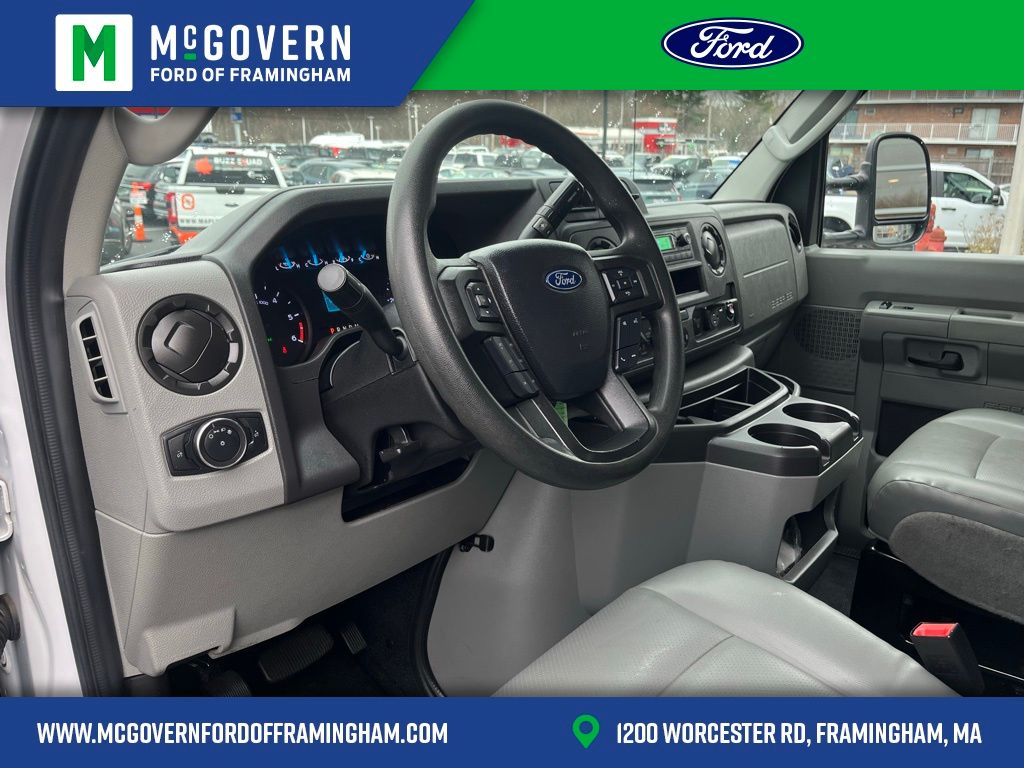 Used 2022 Ford E-450 - photo 11