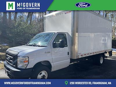 Used 2022 Ford E-450 - photo 1