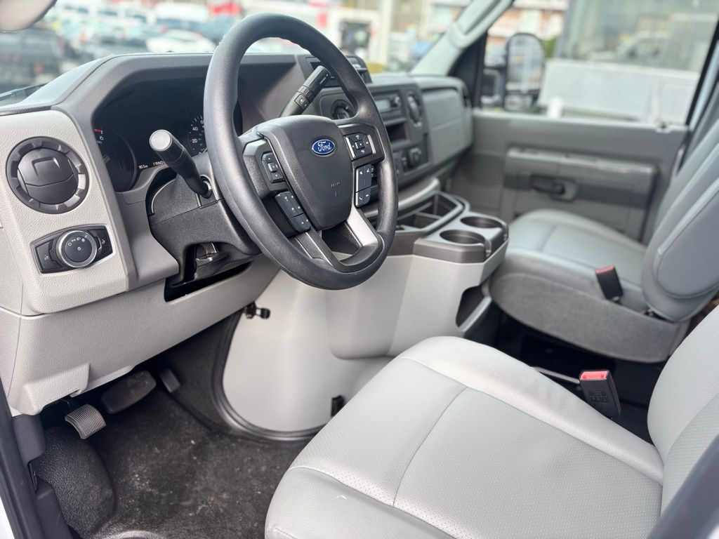 New 2026 Ford E-350 - photo 16