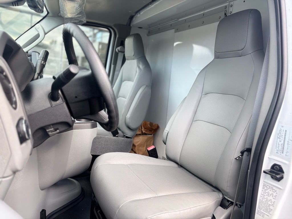 New 2026 Ford E-350 - photo 18