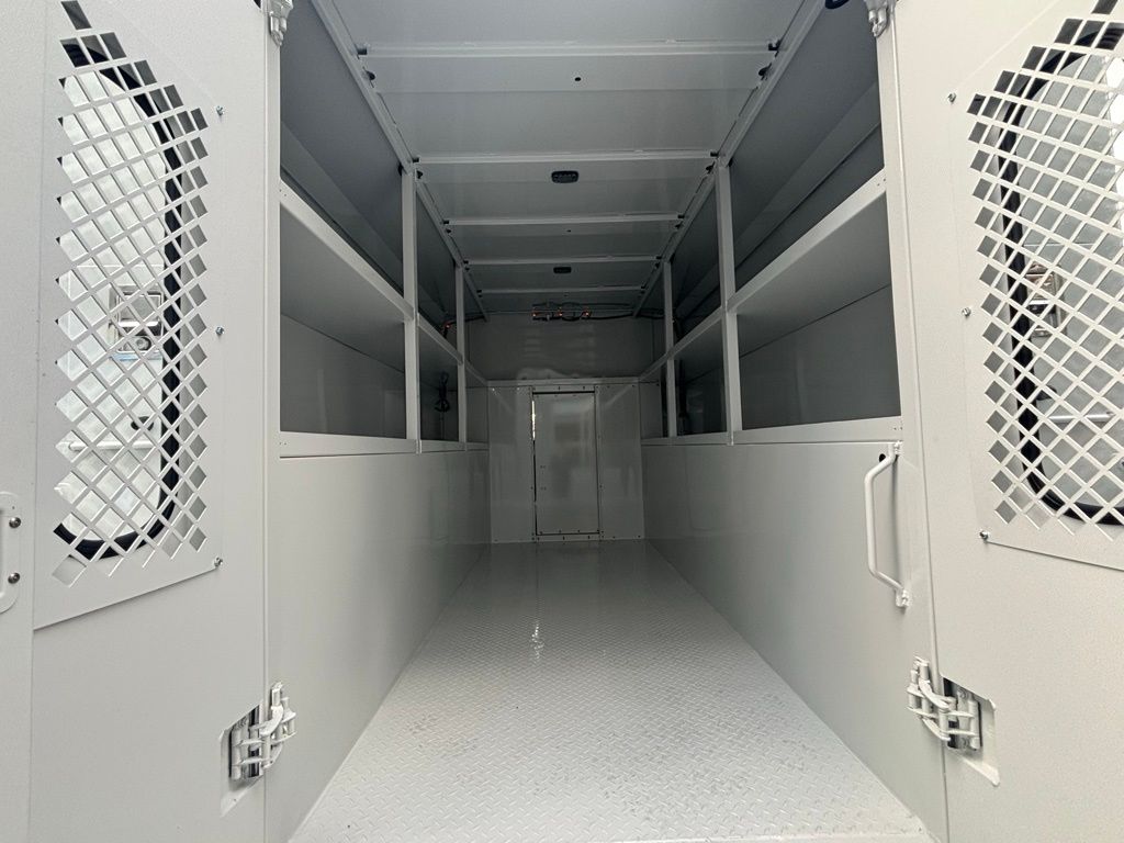 New 2026 Ford E-350 - photo 8