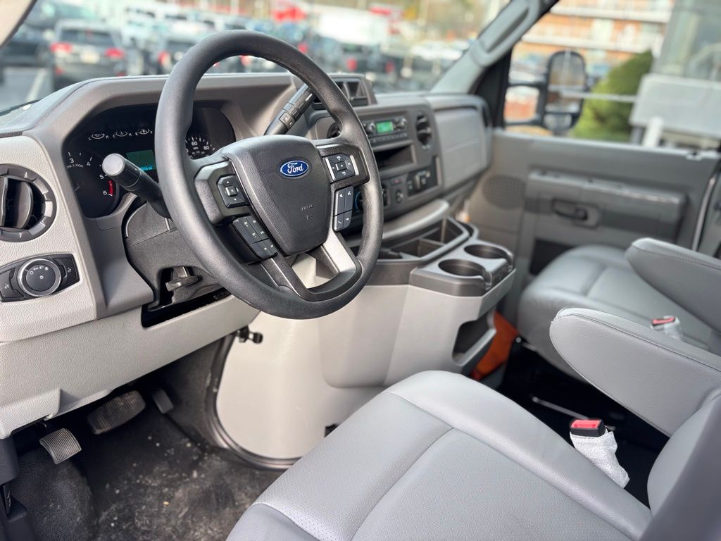 New 2026 Ford E-350 - photo 16
