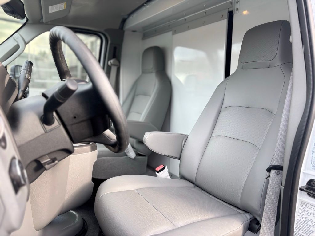 New 2026 Ford E-350 - photo 18