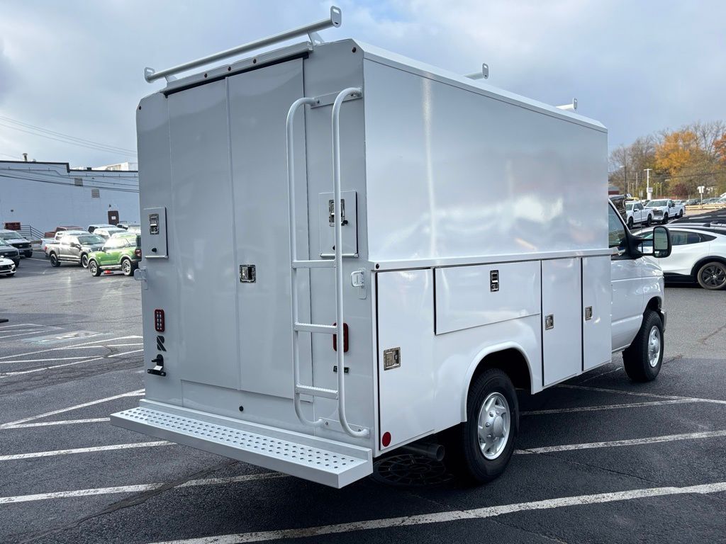 New 2026 Ford E-350 - photo 9
