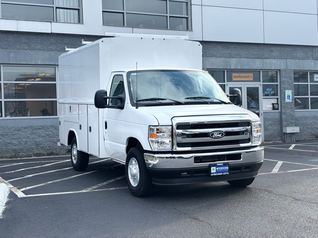 New 2026 Ford E-350 - photo 11