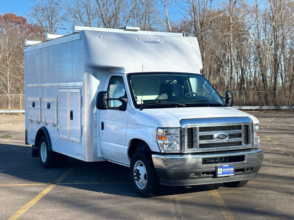 New 2024 Ford E-450 - photo 13