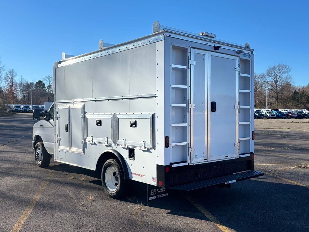 New 2024 Ford E-450 - photo 6