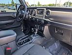 2022 Jeep Gladiator Crew Cab 4x4 Pickup for sale #L112711 - photo 9