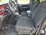 2021 Jeep Gladiator Crew Cab 4x4 Pickup for sale #L596941 - photo 21