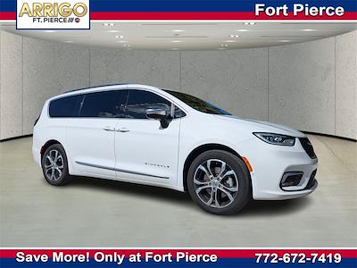 Used 2025 Chrysler Pacifica Pinnacle Minivan for sale #N262946A - photo 1
